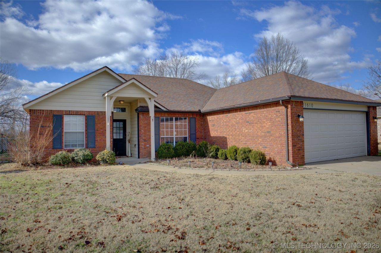 11610 N 109th Place E, Collinsville, OK 74021 Main Photo