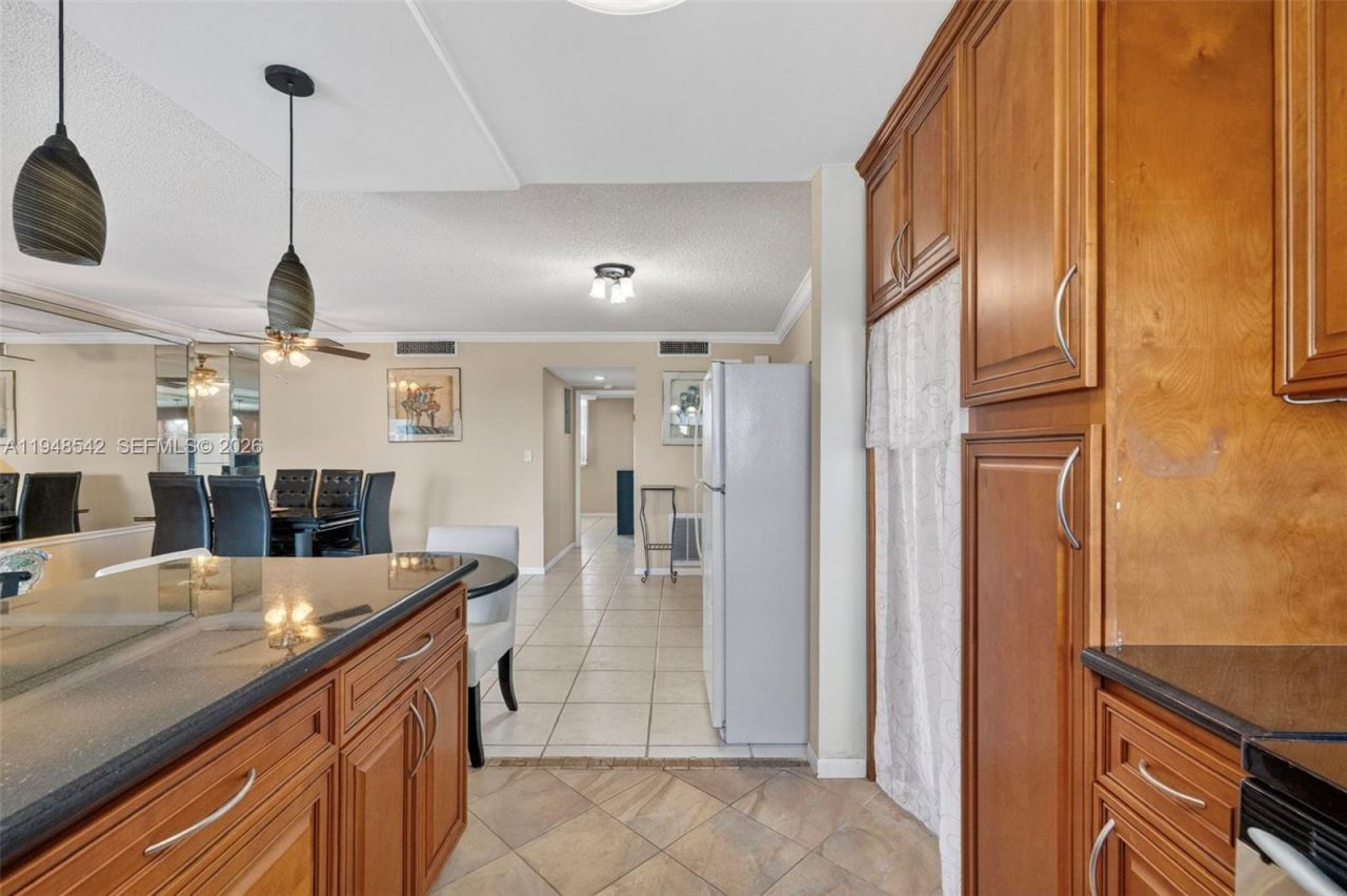 2731 NE 14th St Cswy , Unit 919, Pompano Beach, FL 33062 Photo