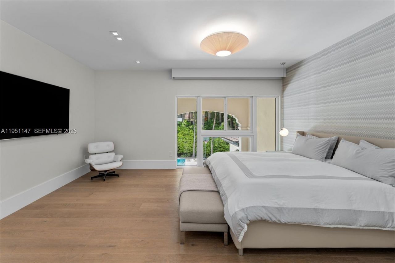 229 Golden Beach Dr , Golden Beach, FL 33160 Photo