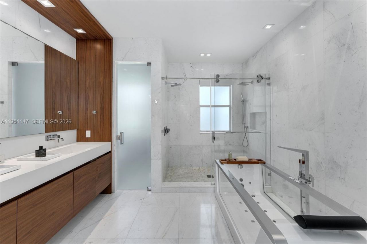 229 Golden Beach Dr , Golden Beach, FL 33160 Photo