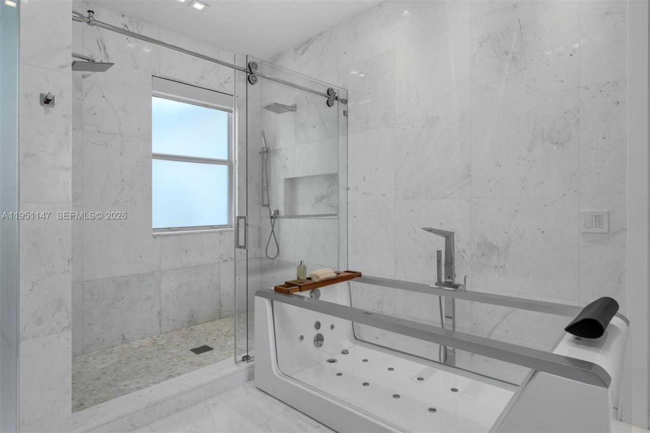 229 Golden Beach Dr , Golden Beach, FL 33160 Photo