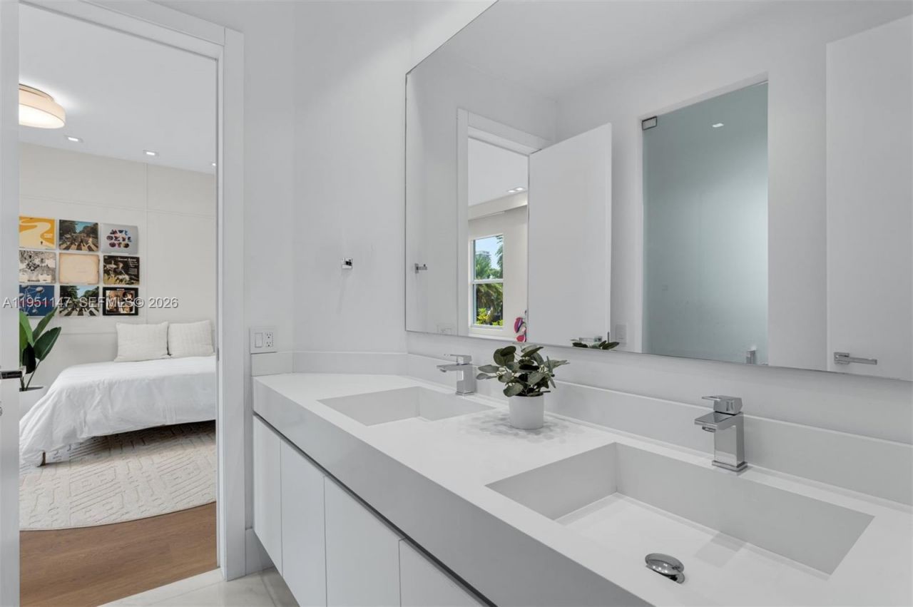 229 Golden Beach Dr , Golden Beach, FL 33160 Photo