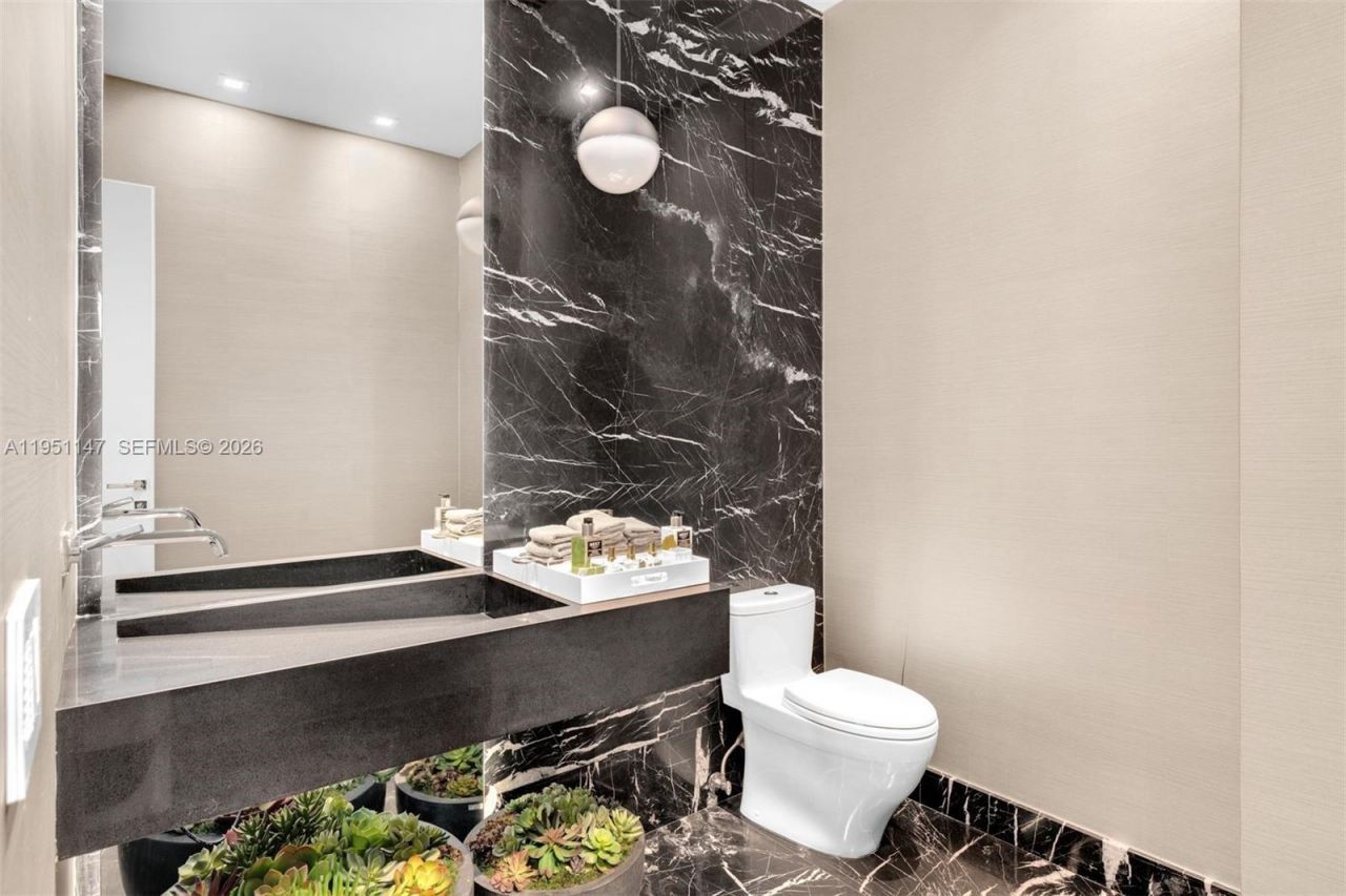 229 Golden Beach Dr , Golden Beach, FL 33160 Photo