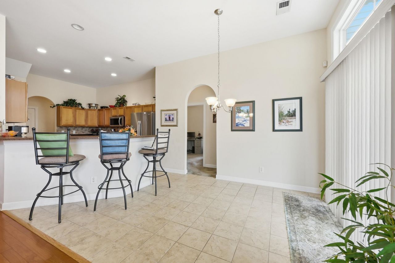 160 Three Oak Ln. Photo 10