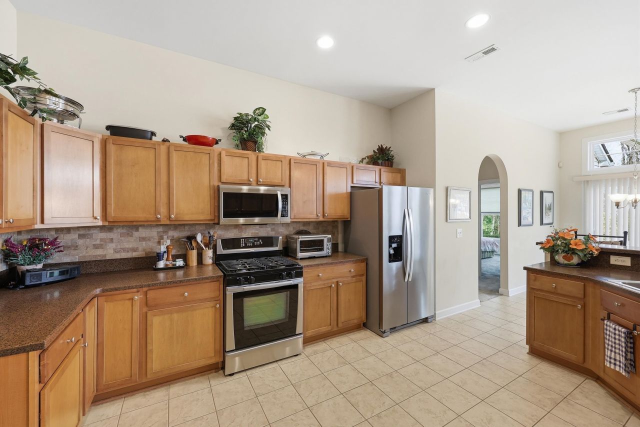 160 Three Oak Ln. Photo 11