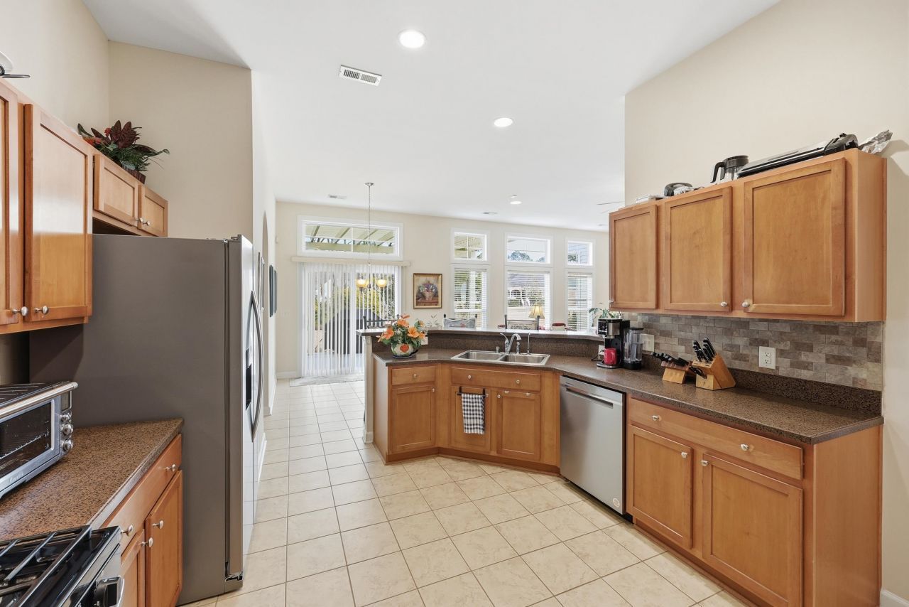 160 Three Oak Ln. Photo 12