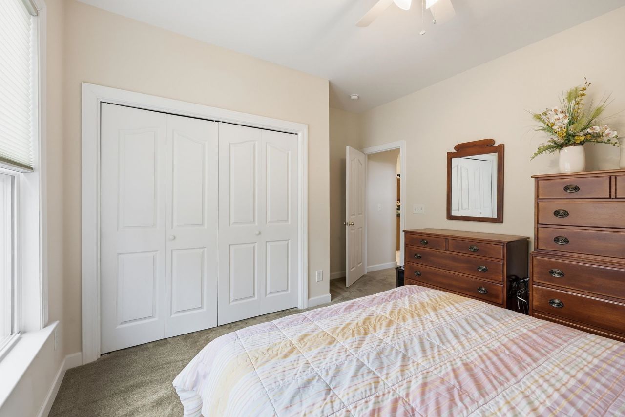 160 Three Oak Ln. Photo 15