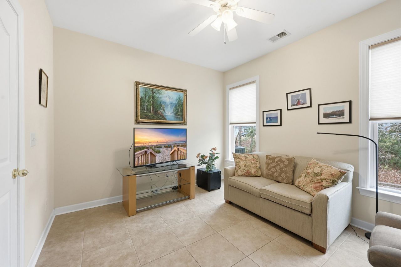 160 Three Oak Ln. Photo 21