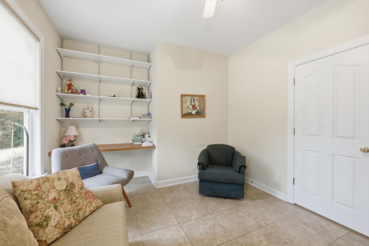 160 Three Oak Ln. Photo 22