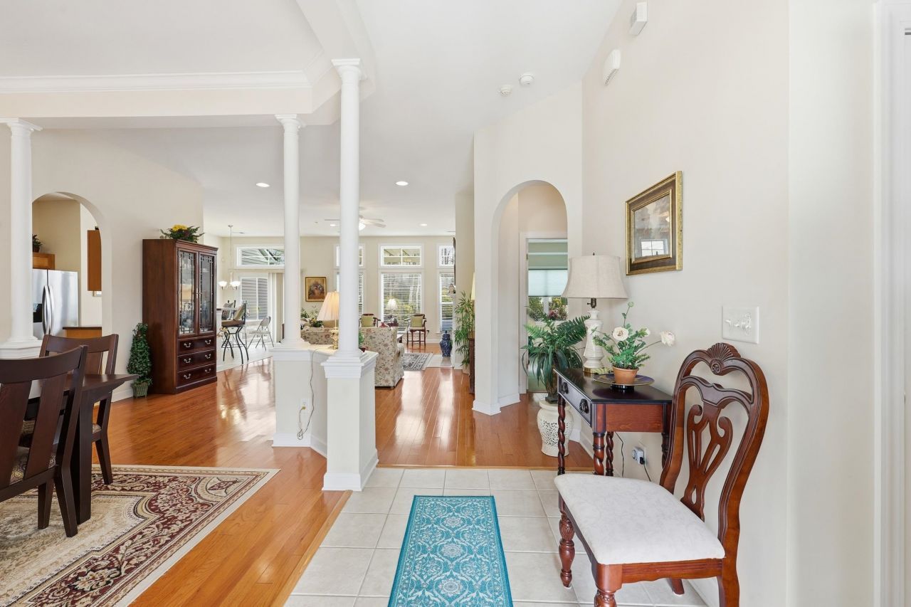 160 Three Oak Ln. Photo 4