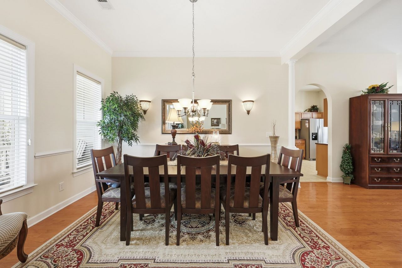 160 Three Oak Ln. Photo 5