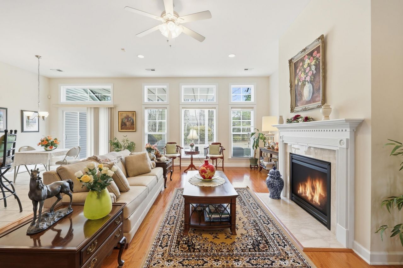 160 Three Oak Ln. Photo 7