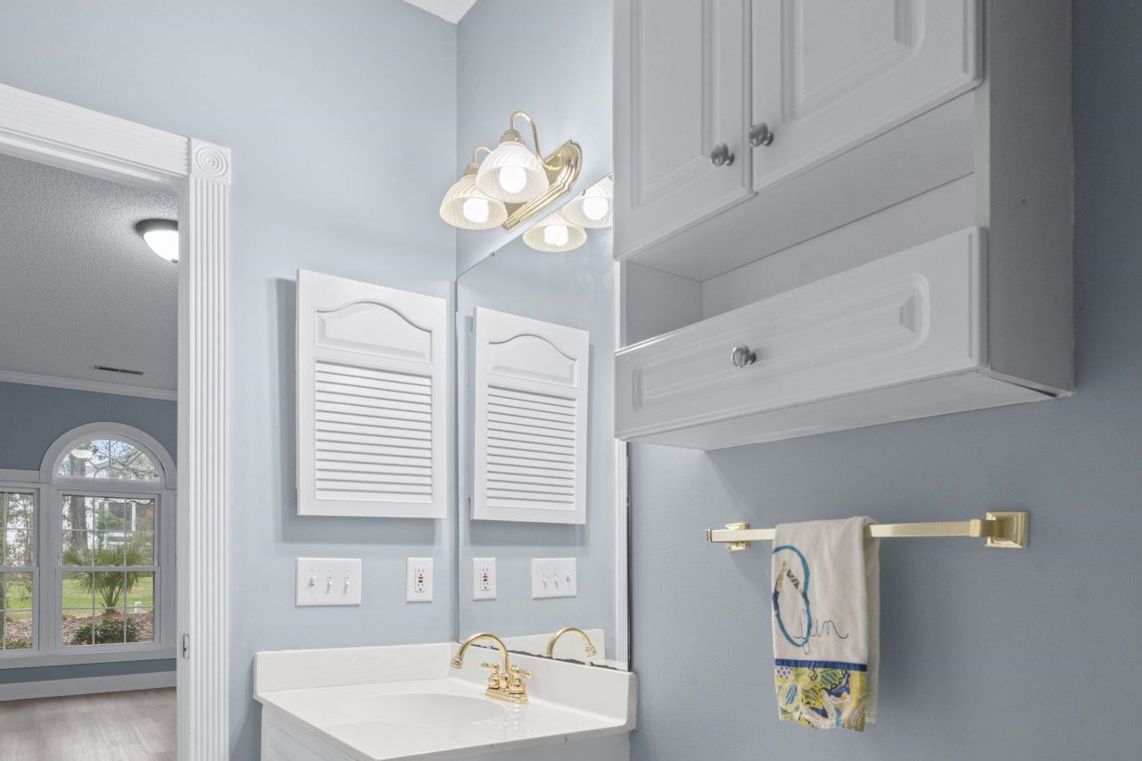 694 Riverwalk Dr. Photo 10