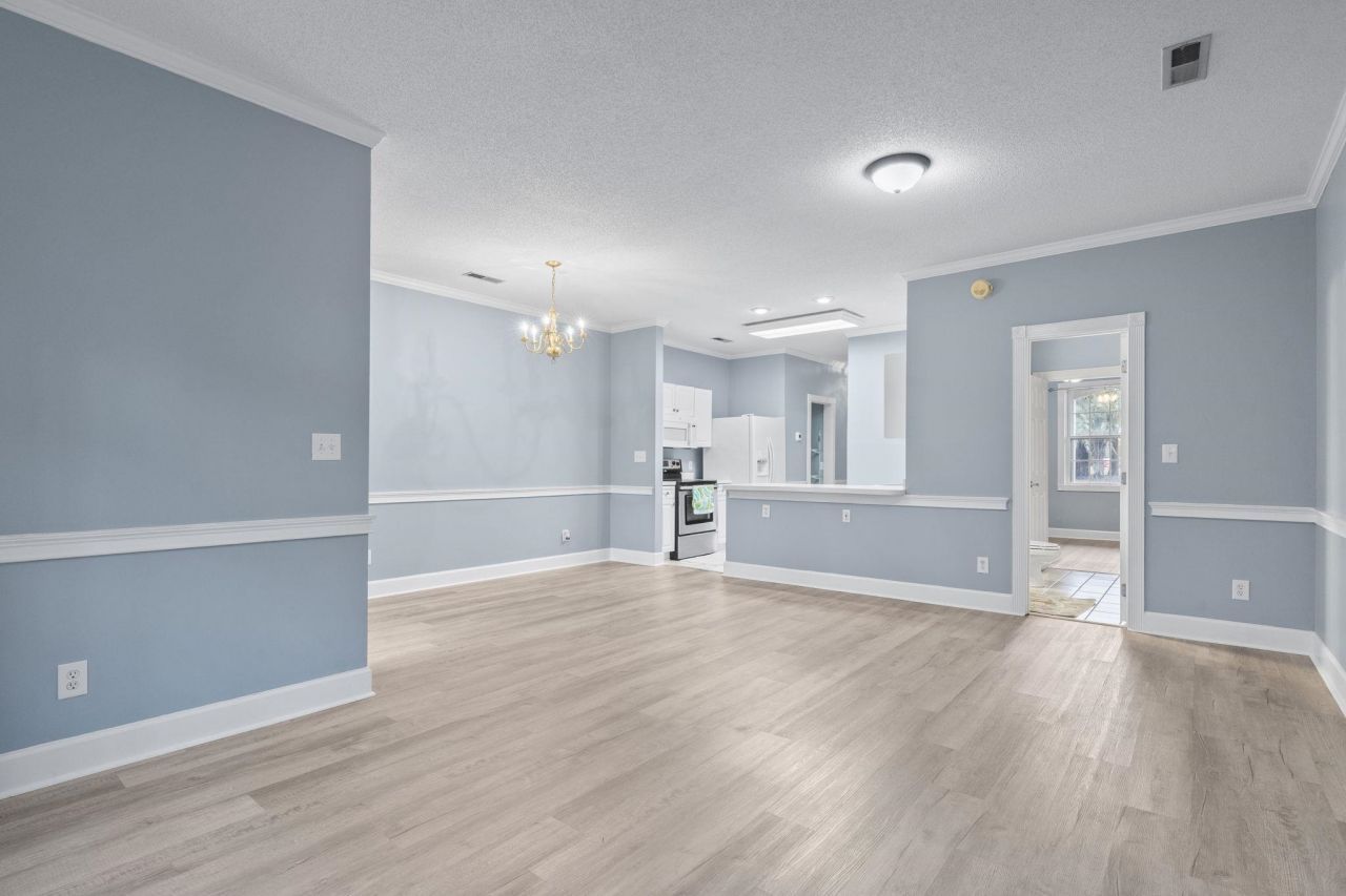 694 Riverwalk Dr. Photo 15