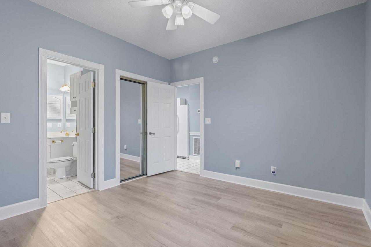 694 Riverwalk Dr. Photo 16