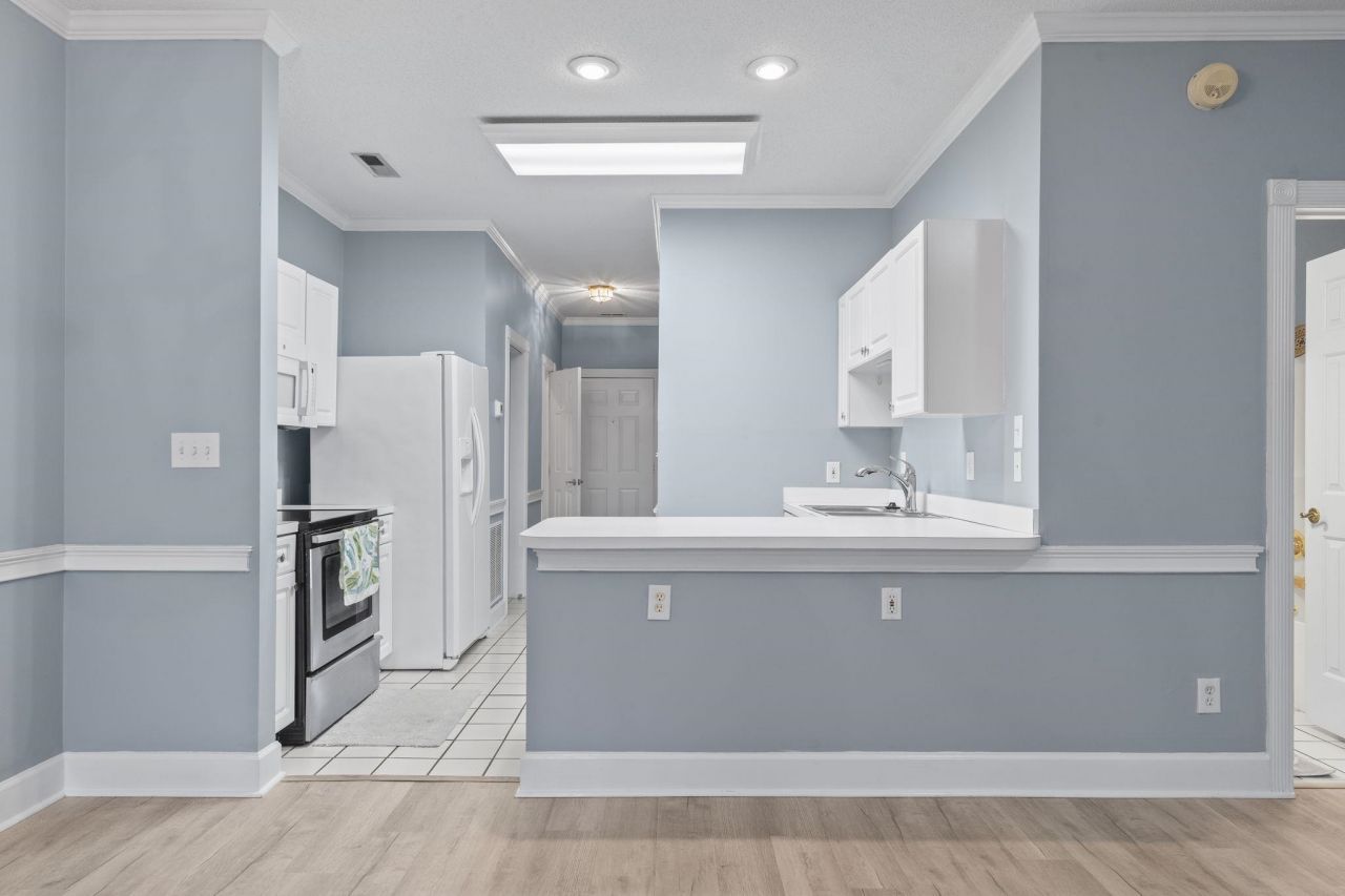 694 Riverwalk Dr. Photo 19