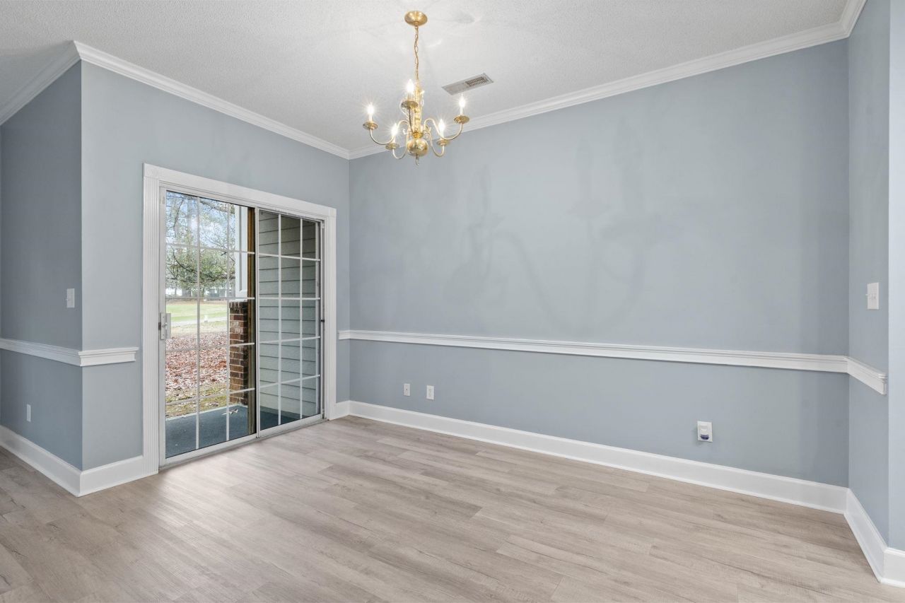 694 Riverwalk Dr. Photo 20