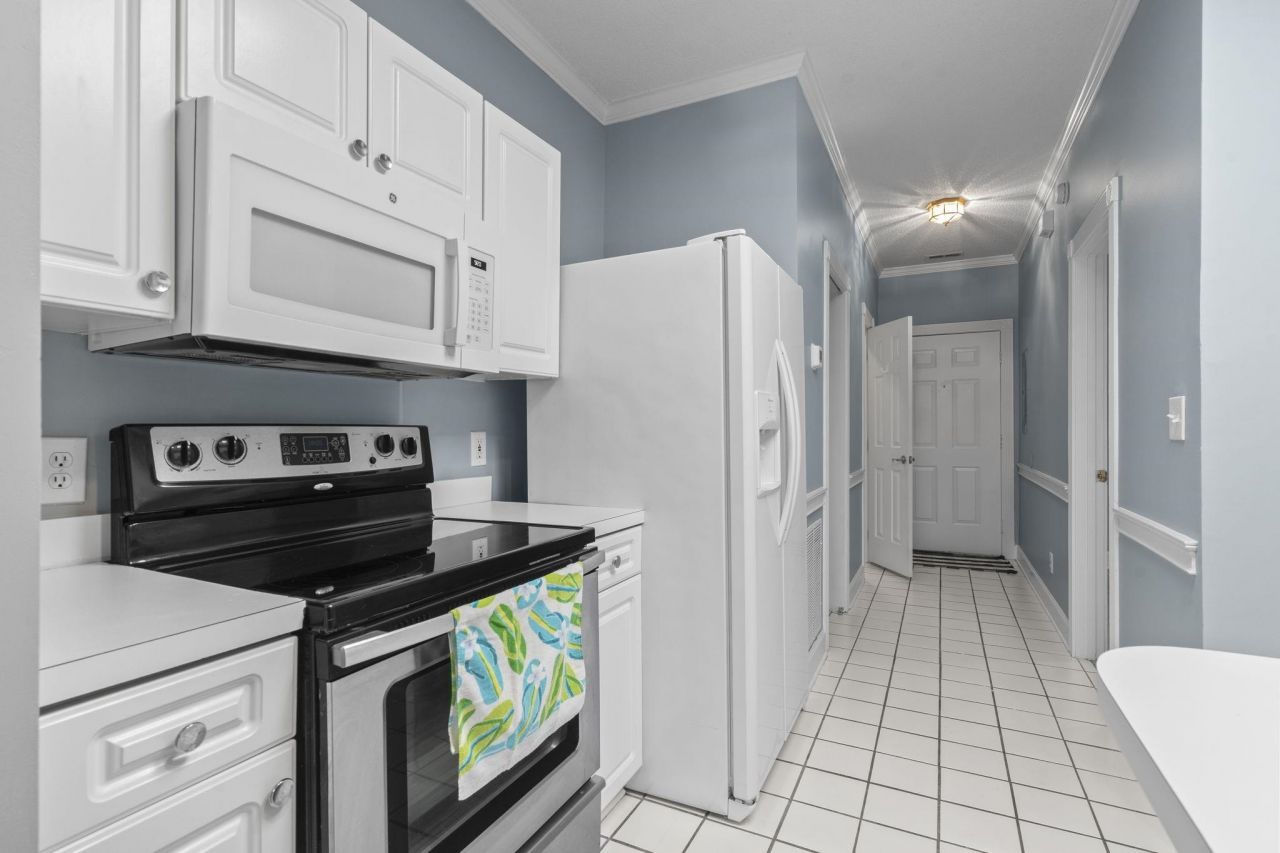 694 Riverwalk Dr. Photo 23