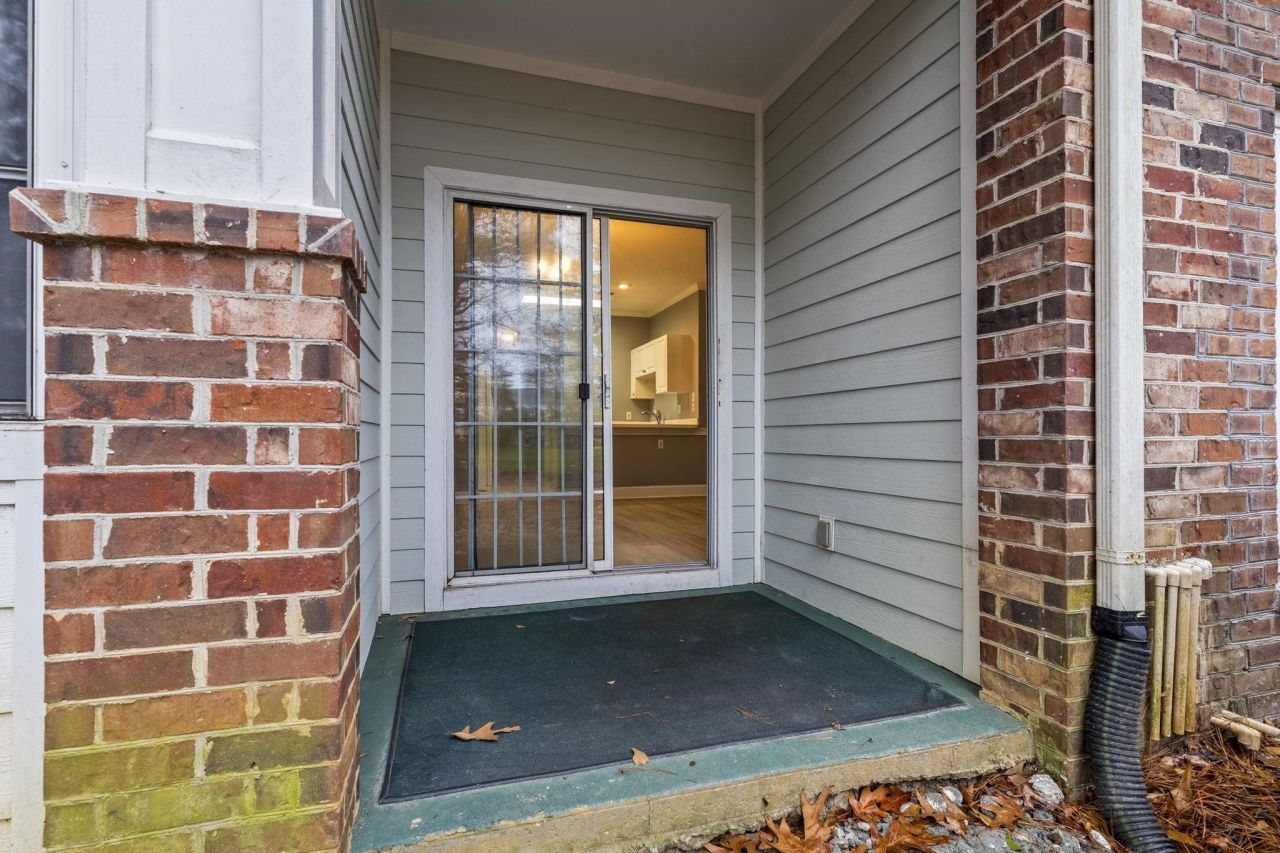 694 Riverwalk Dr. Photo 36