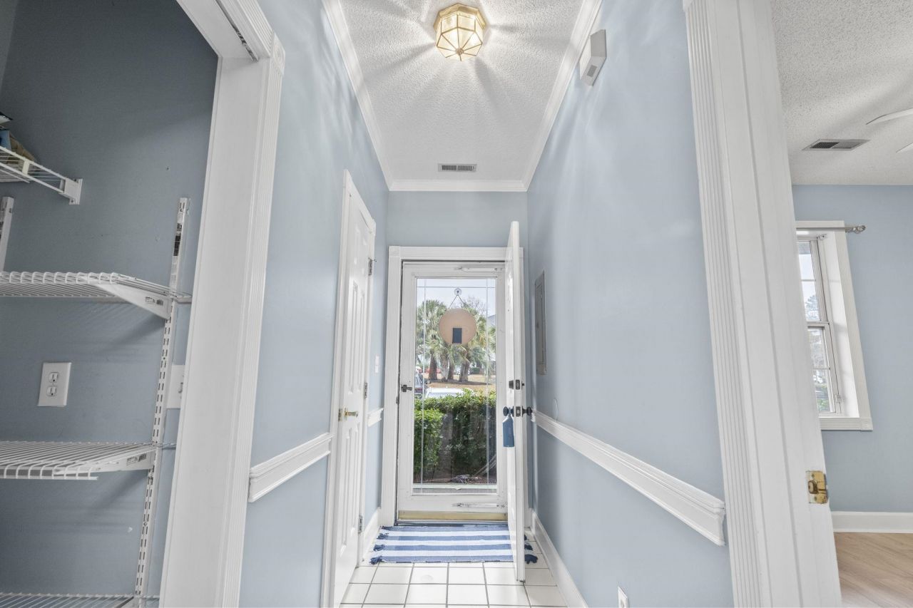 694 Riverwalk Dr. Photo 4