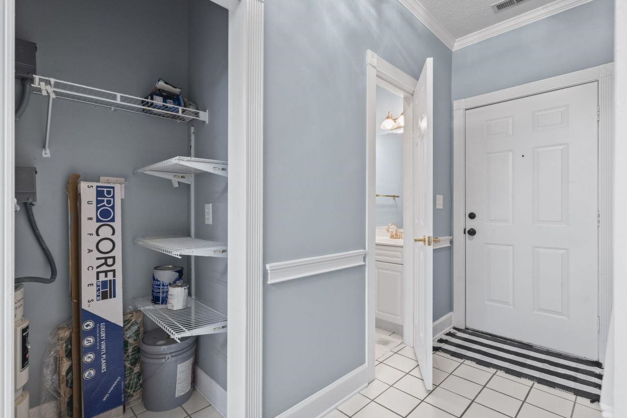 694 Riverwalk Dr. Photo 5