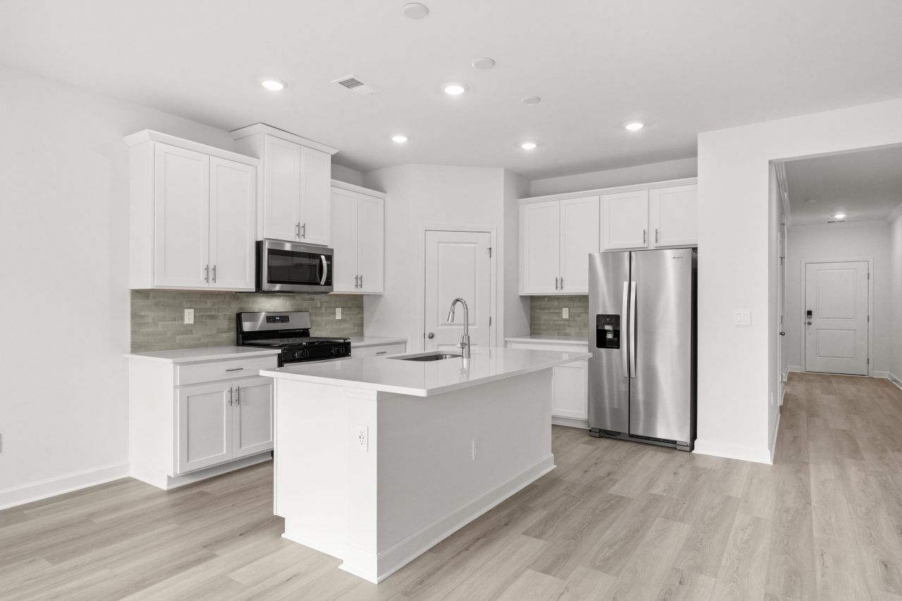 1024 Lauryn Oak Loop Photo 11