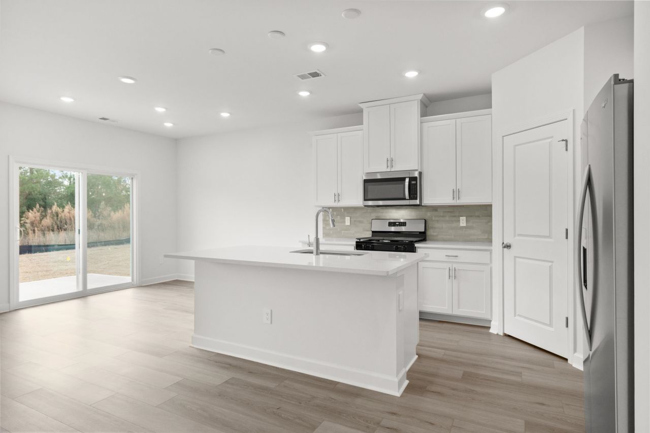 1024 Lauryn Oak Loop Photo 12