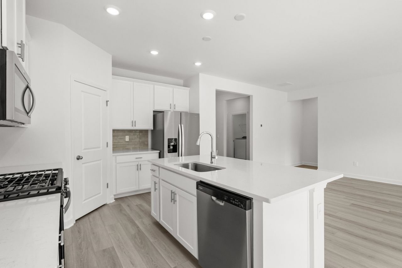 1024 Lauryn Oak Loop Photo 13