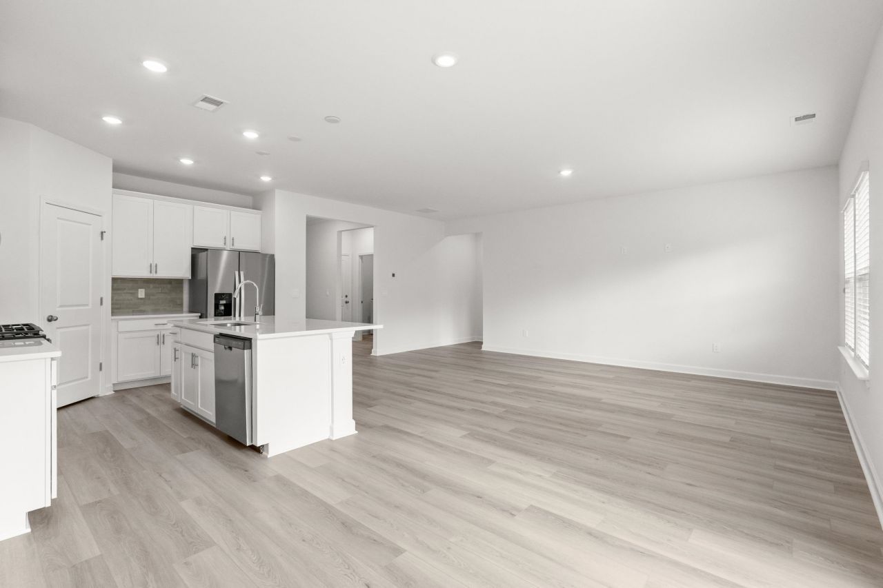 1024 Lauryn Oak Loop Photo 18