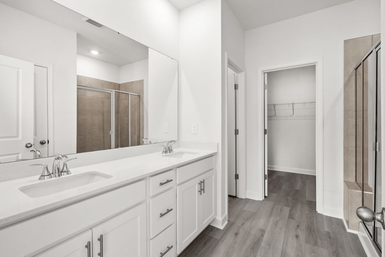 1024 Lauryn Oak Loop Photo 22