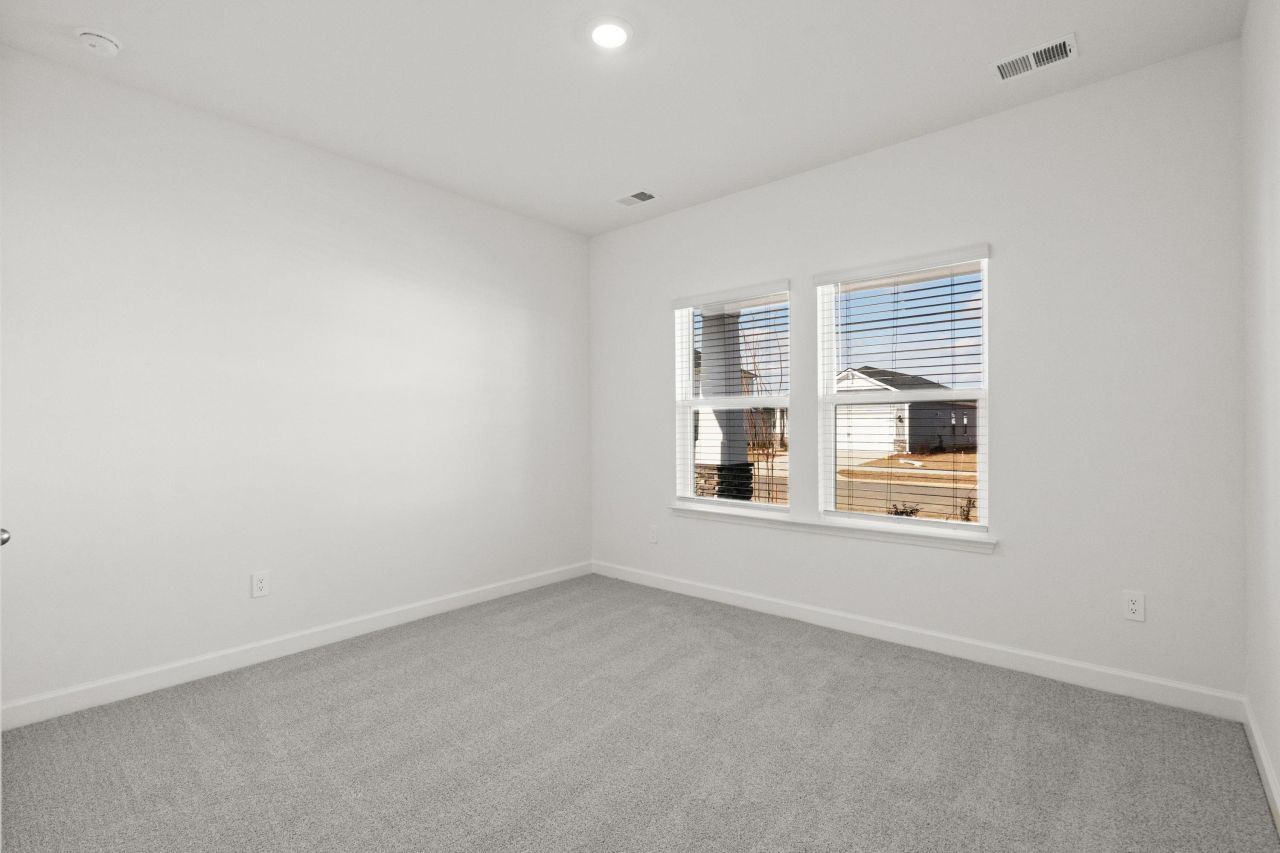 1024 Lauryn Oak Loop Photo 25