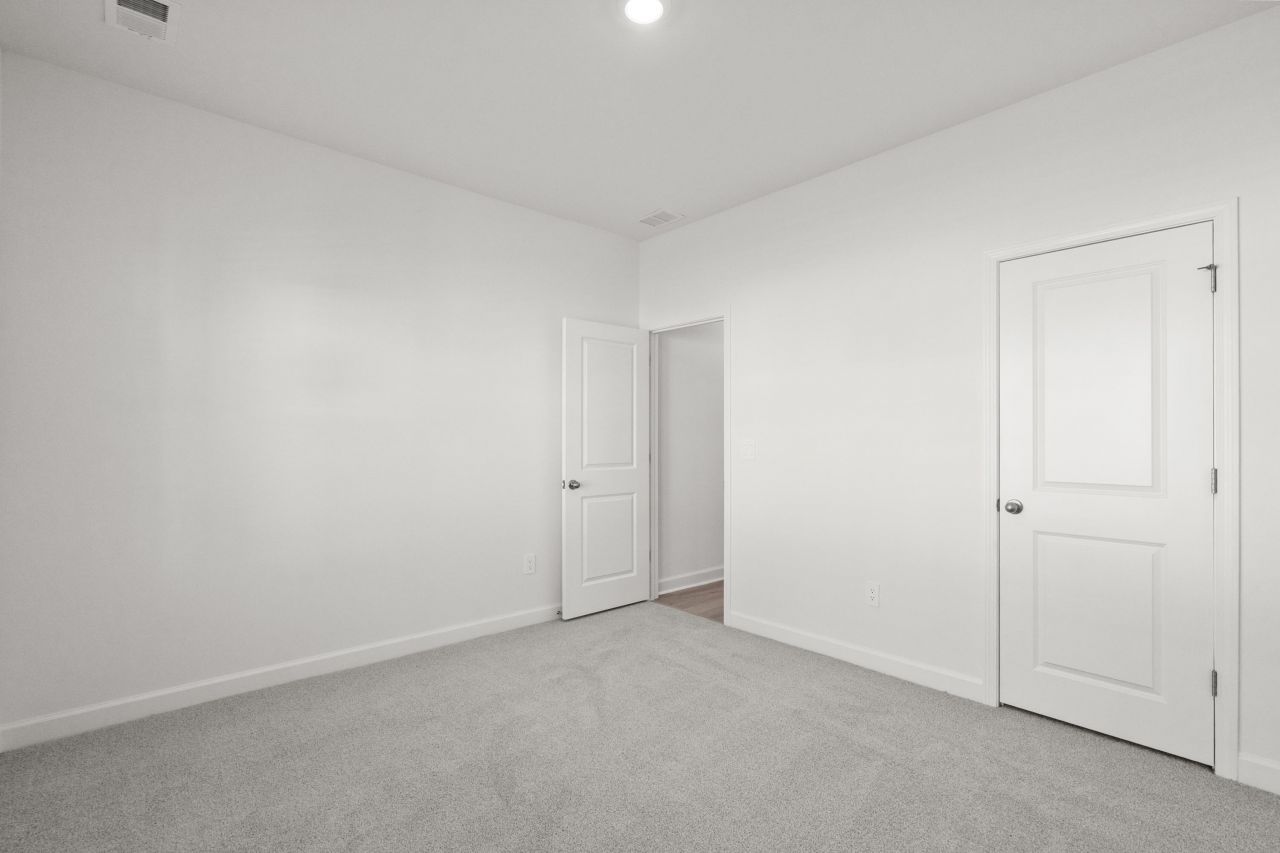 1024 Lauryn Oak Loop Photo 26