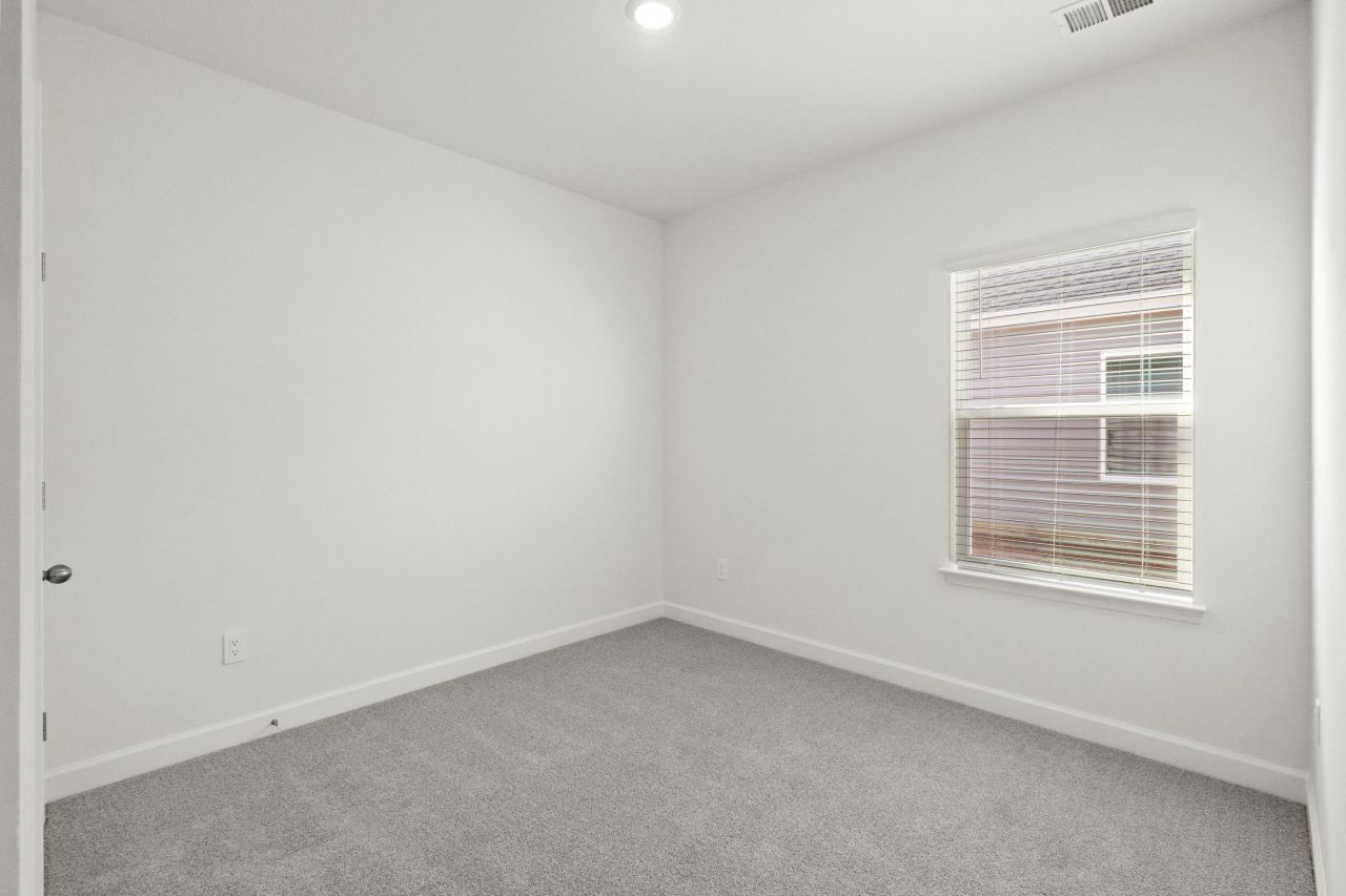 1024 Lauryn Oak Loop Photo 27