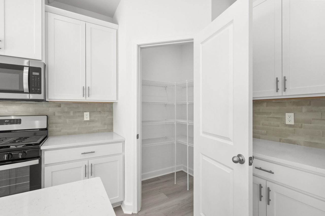 1024 Lauryn Oak Loop Photo 30