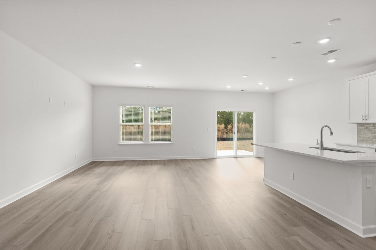 1024 Lauryn Oak Loop Photo 6