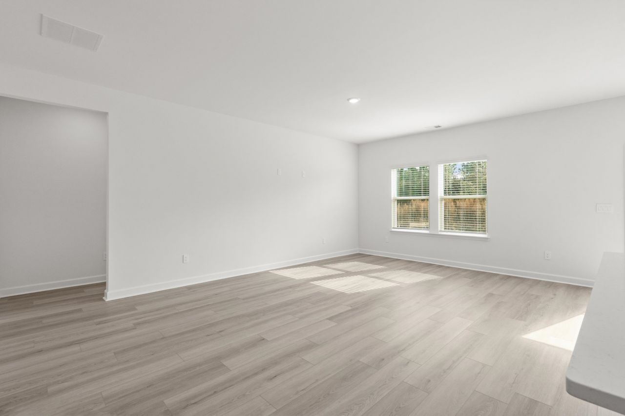 1024 Lauryn Oak Loop Photo 7