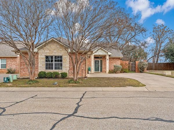 328 Wagon Wheel Circle, Waco, TX 76706