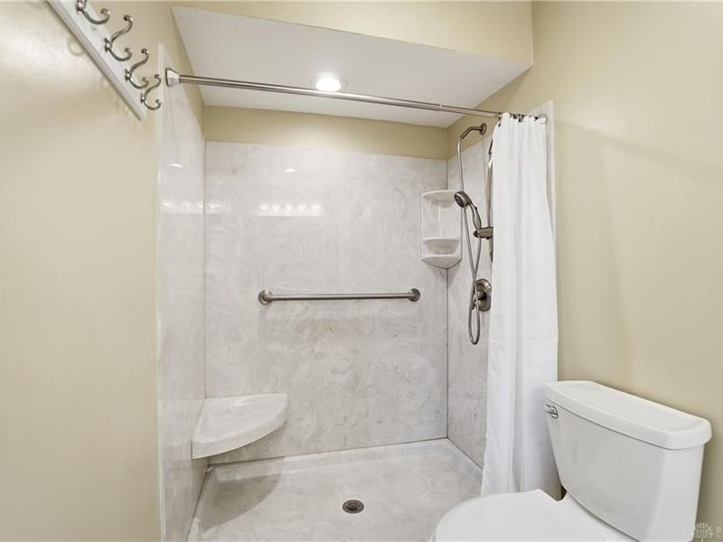 10432 Hickory Point Drive, Blue Ash, OH 45242 Photo 18