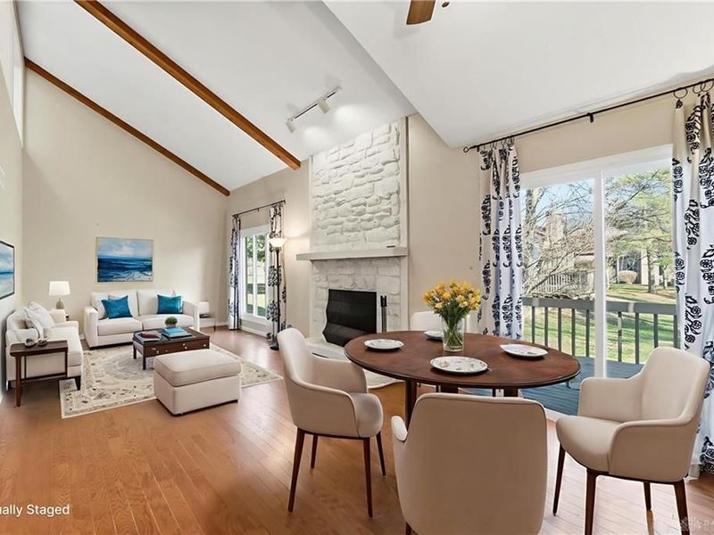 10432 Hickory Point Drive, Blue Ash, OH 45242 Photo 2