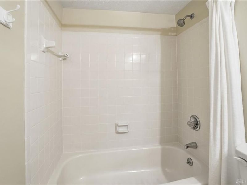 10432 Hickory Point Drive, Blue Ash, OH 45242 Photo 23