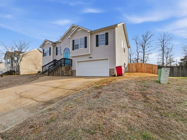 1391 Constitution Dr, Clarksville, TN 37042
