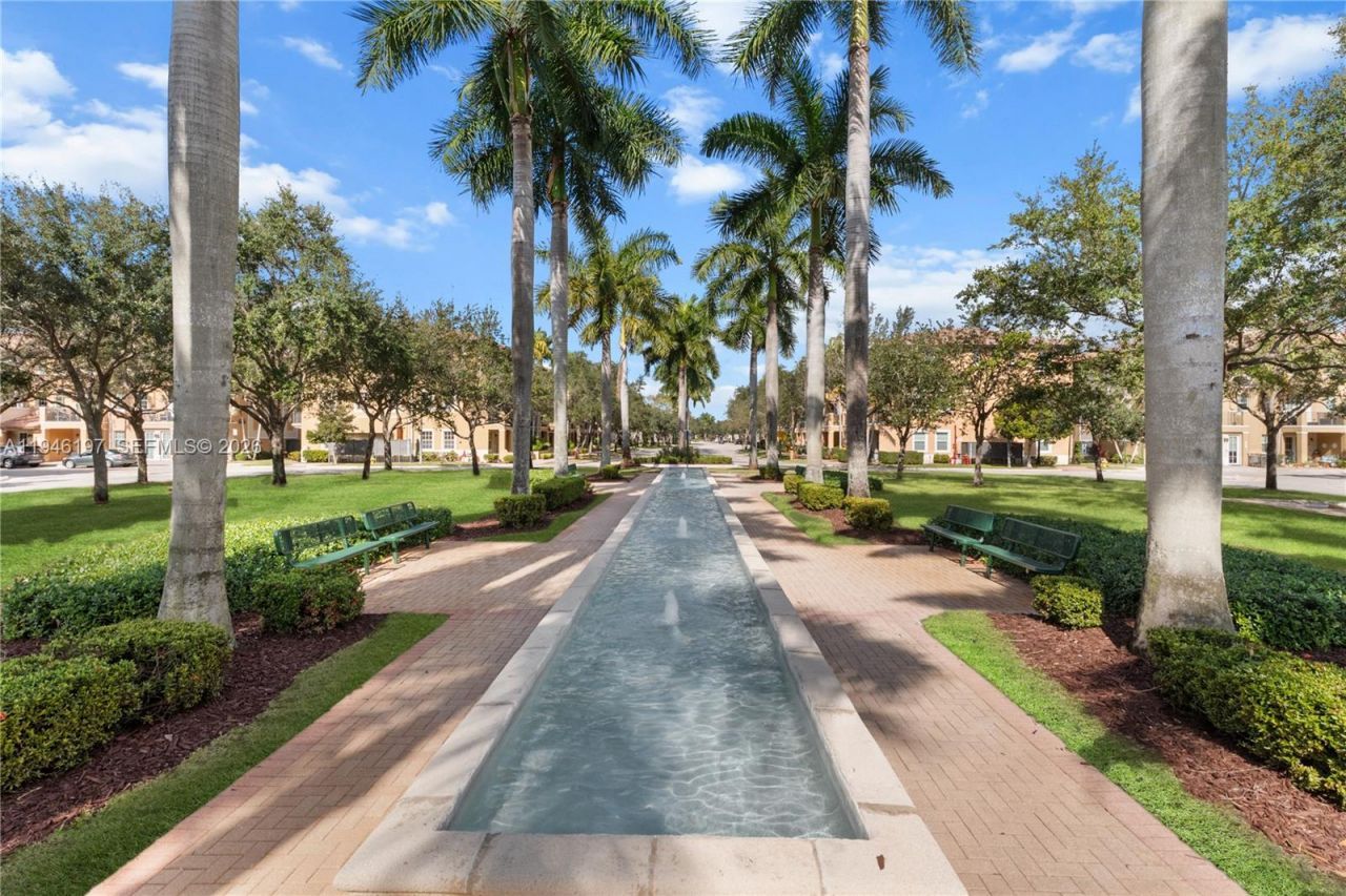 14725 SW 11th St, Pembroke Pines, FL 33027 Photo