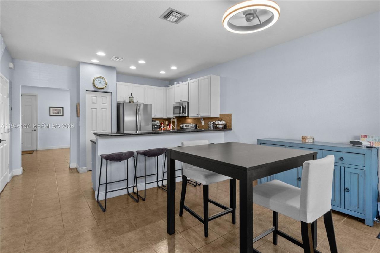 14725 SW 11th St, Pembroke Pines, FL 33027 Photo