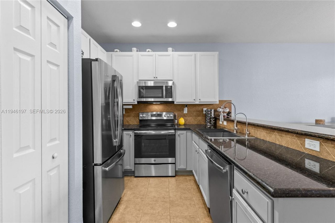 14725 SW 11th St, Pembroke Pines, FL 33027 Photo