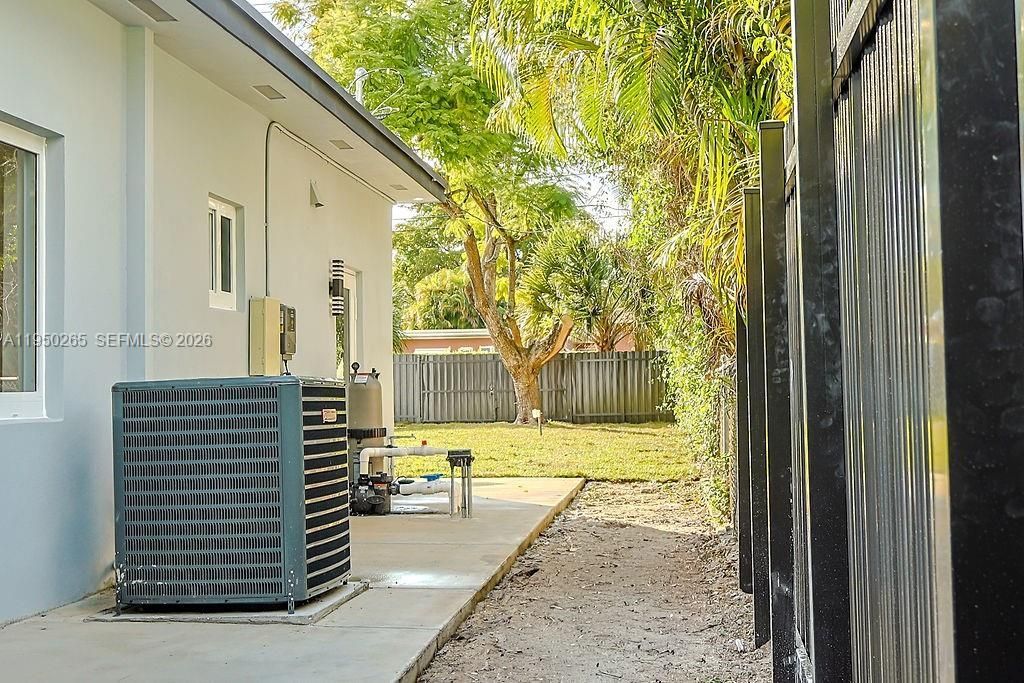 588 Palmetto Dr, Miami Springs, FL 33166 Photo