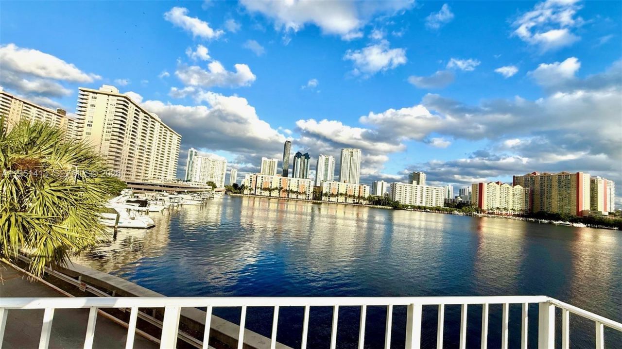 290 174th St, Unit 312, Sunny Isles Beach, FL 33160 Photo