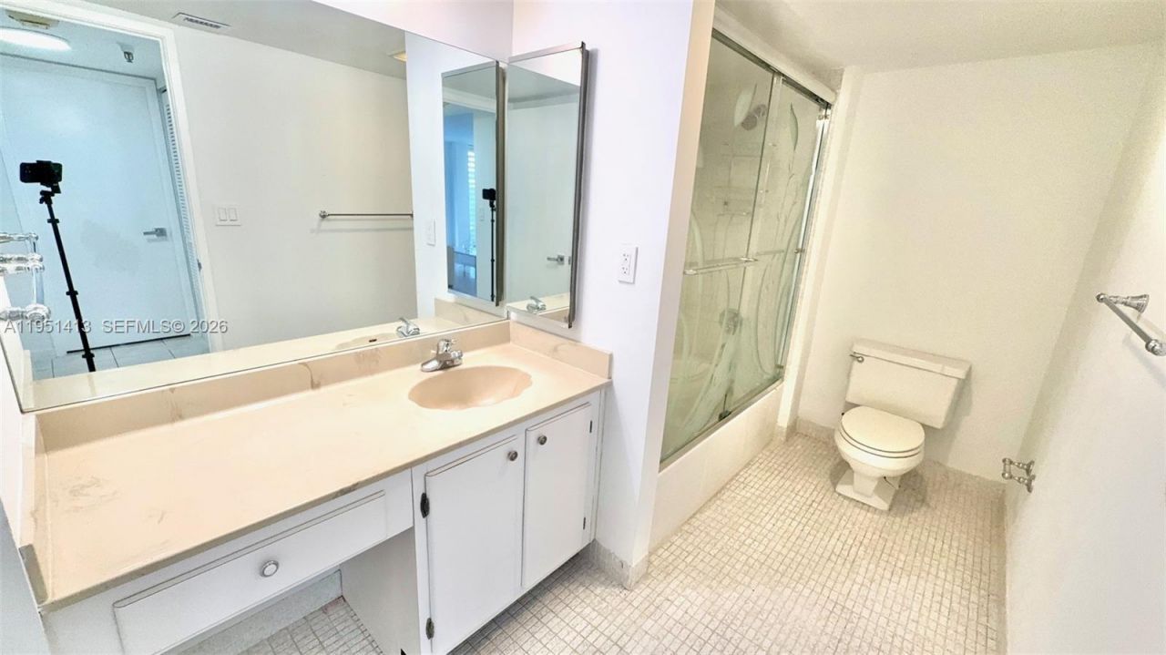 290 174th St, Unit 312, Sunny Isles Beach, FL 33160 Photo
