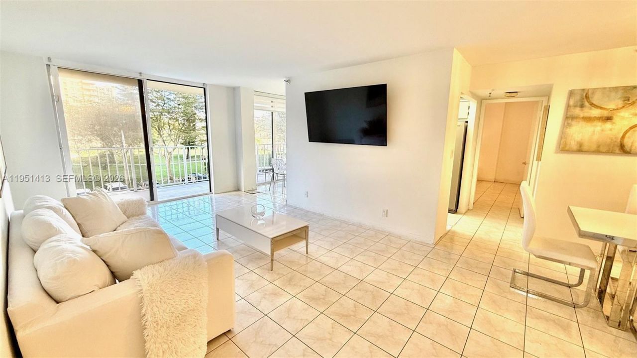 290 174th St, Unit 312, Sunny Isles Beach, FL 33160 Photo