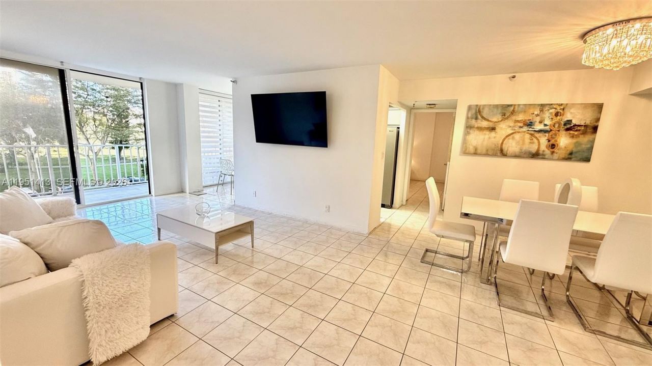 290 174th St, Unit 312, Sunny Isles Beach, FL 33160 Photo