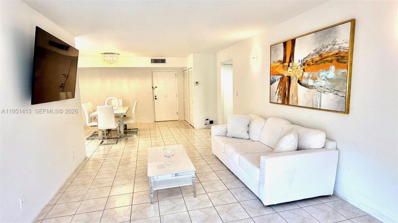 290 174th St, Unit 312, Sunny Isles Beach, FL 33160 Photo
